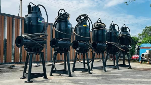 ของใหม่เก่าเก็บ ปั้มจุ่มแช่ไดโว่(Submersible)GRUNDFOS PUMP ขนาด 45 HP  6”- 5”380V มีมา 6 ตัว ของใหม่เก็บสแปยังไม่ได้ใช้งาน