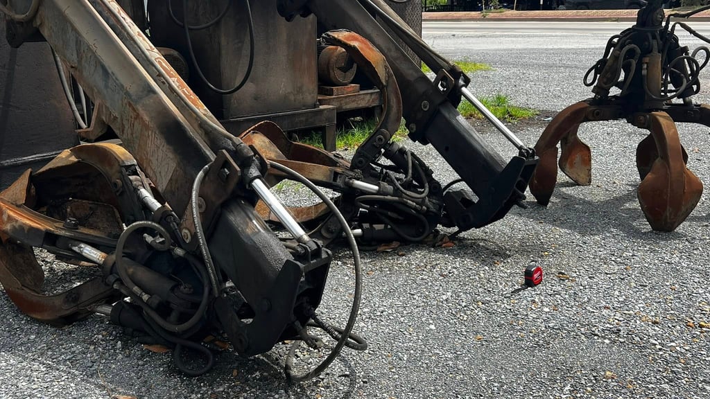 เหลือ 1 ตัว เฮี้ยบช้าง4ตัน(HIAB) HIAB 081 รุ่น 4 ton (4000 kg) ใช้มอเตอร์ไฟฟ้าต้นกำลังในการขับเคลื่อนแม่ปั้มไฮดรอลิค มีรางล้อเลื่อน + หัวขยุ้ม 380V เข้ามา 3 ตัว เหลือ 1 ตัว เฮี้ยบช้าง4ตัน(HIAB) HIAB 081 รุ่น 4 ton (4000 kg) ใช้มอเตอร์ไฟฟ้าต้นกำลังในการขับเคลื่อนแม่ปั้มไฮดรอลิค มีรางล้อเลื่อน + หัวขยุ้ม 380V เข้ามา 3 ตัว