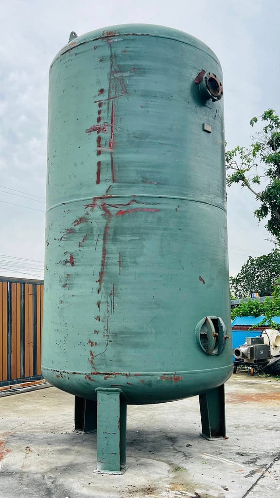 ถังพักลมเข้าใหม่ ทรงตั้งขนาดใหญ่ 10000 ลิตร ถังหนาสภาพสวยงานตัดประมูล พร้อมใช้งาน