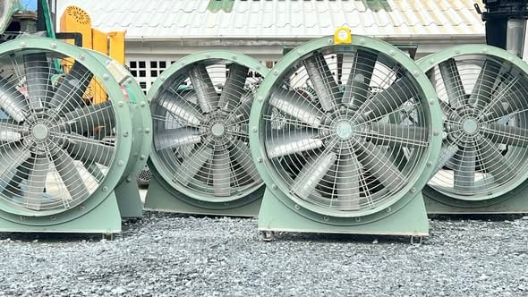 โบลเวอร์ระบายอากาศ_Axialblower KRUGER BLOWER ขนาด 5.5 HP ใบพัดอลูมิเนียม 28” (70 cm) CMH : 18000 380V ถอดประมูลสภาพใหม่ใช้น้อย เข้ามา 9 ตัว