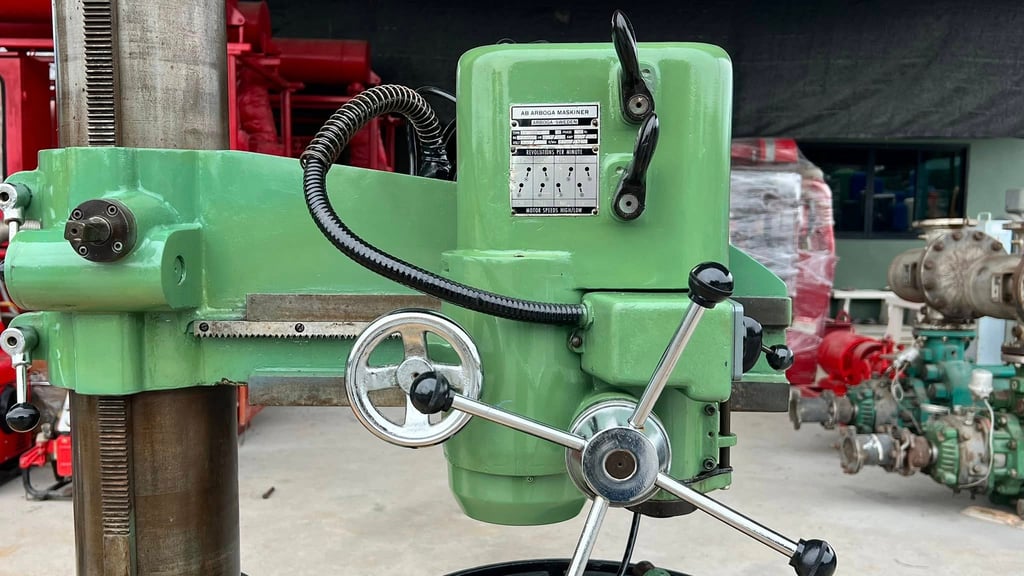 สว่านเรเดียลงานยุโรป AB ARBOGA SWEDEN แขน 600 mm 380V