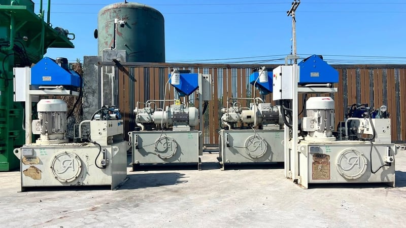 ชุดต้นกำลังปั้มน้ำมันไฮดรอลิค(PowerUnit) HYAIR มีมา 2 ขนาด 15 HP และ 20 HP  Press : 150 Bar ถังพักบรรจุ 250 Litr 380V เข้ามา 4 ชุด