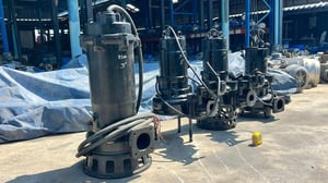 ปั้มจุ่มแช่ไดโว่(Submersible) GRUNDFOS & SHINMAYWA 380V เข้ามา 4 ตัว ปั้มจุ่มแช่ไดโว่(Submersible) GRUNDFOS & SHINMAYWA 380V เข้ามา 4 ตัว