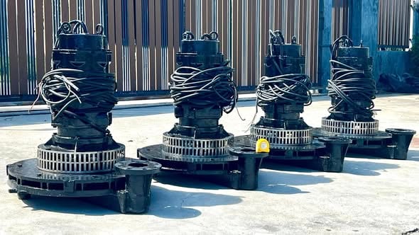 ปั้มเติมอากาศบ่อบำบัด SHINMAYWA JAPAN ขนาด 10 HP  ท่อ 3" 380V