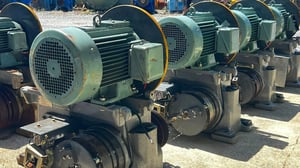 ชุดมอเตอร์เกียร์ทดกำลังSUMITOMO JAPANงานเดิมติดตั้งใช้งานเป็นลิฟท์โดยสาร  มีระบบเบรค380V เข้ามา 7 ชุด