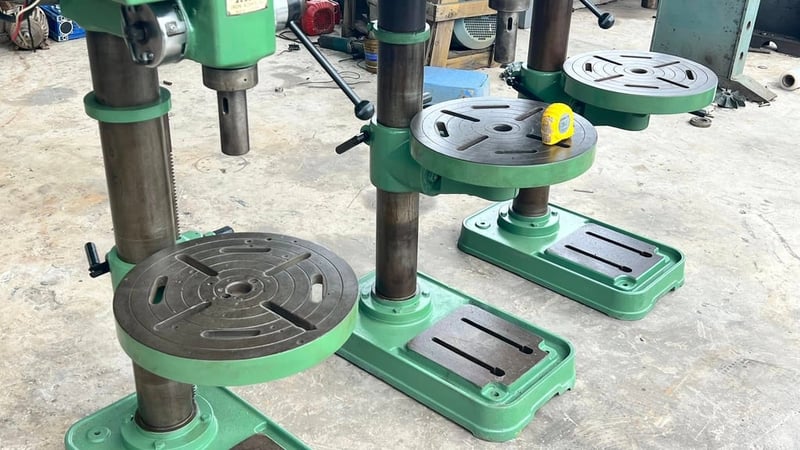 สว่านเจาะต้าปเก่าญี่ปุ่น KIRA JAPAN  รุ่น KRT-420P เจาะ ต๊าป 1.1-4” ( 31 mm )380Vเข้ามา 3 ตัว สดจากนอกเก่าญี่ปุ่น