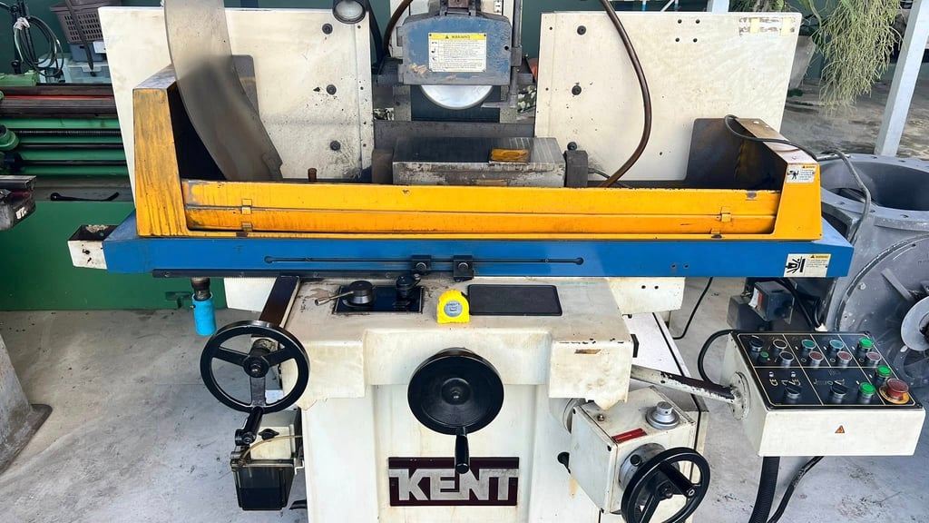 เครื่องเจียรราบ KENT รุ่นใหม่ออโต้ 3 แกน ขนาด 200 x 400 มีปั้มน้ำ 380V เครื่องสวยพร้อมใช้