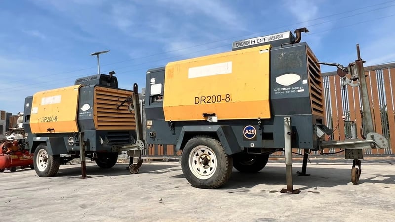 เหลือ 1 ตัว เครื่องปั้มลมสนาม POWER LINK Model : DR200-8 เครื่องยนต์ดีเซลยันม่าร์ YANMAR 4 สูบ เทอร์โบ 207 cfm 8 bar ของตัดประมูลเครื่องเดินนุ่มเงียบพร้อมใช้ เหลือ 1 ตัว เครื่องปั้มลมสนาม POWER LINK Model : DR200-8 เครื่องยนต์ดีเซลยันม่าร์ YANMAR 4 สูบ เทอร์โบ 207 cfm 8 bar ของตัดประมูลเครื่องเดินนุ่มเงียบพร้อมใช้