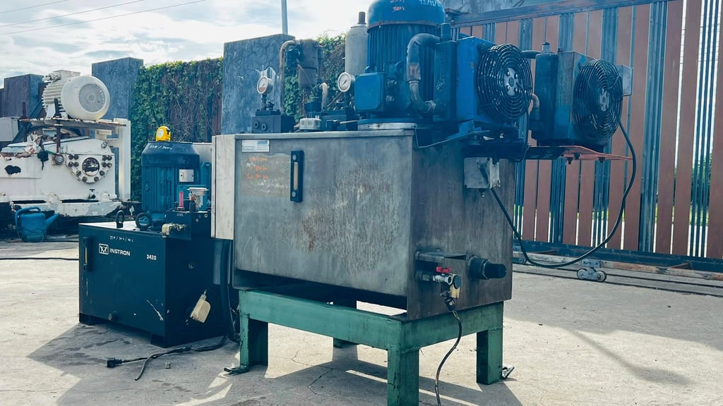 ชุดต้นกำลังปั้มน้ำมันไฮดรอลิค(PowerUnit) งานยุโรป รุ่นปั้มแรงดันสูง (Hipress) ขนาด 7.5 HP380Vเข้ามา 2 ชุด ชุดต้นกำลังปั้มน้ำมันไฮดรอลิค(PowerUnit) งานยุโรป รุ่นปั้มแรงดันสูง (Hipress) ขนาด 7.5 HP380Vเข้ามา 2 ชุด