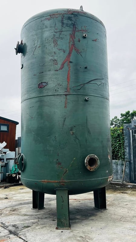 ถังพักลมเข้าใหม่ ทรงตั้งขนาดใหญ่ 10000 ลิตร ถังหนาสภาพสวยงานตัดประมูล พร้อมใช้งาน