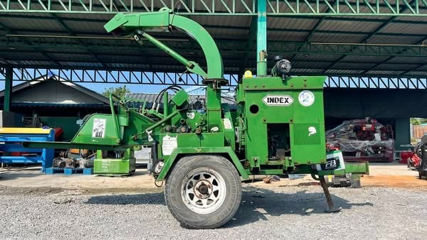 RARE_ITEM เครื่องสับย่อยกิ่งไม้วัชพืช(Wood_chipper) B A N D I T  U S A Model : 6 5 A W เครื่องยนต์ดีเซล สับไม้ท่อนโตสุดได้ 5” งานตัดประมูลพร้อมใช้ ด่วนมีมาตัวเดียว