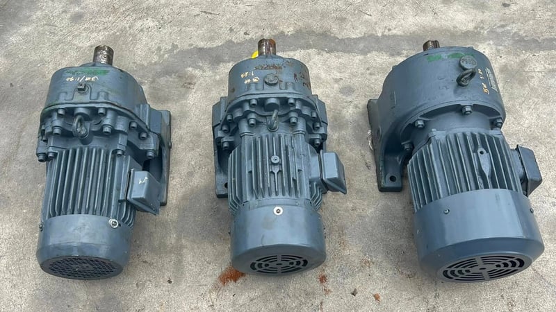 มอเตอร์เกียร์ทดกำลังMitsubishi JAPAN380Vเข้ามา 3 ตัว