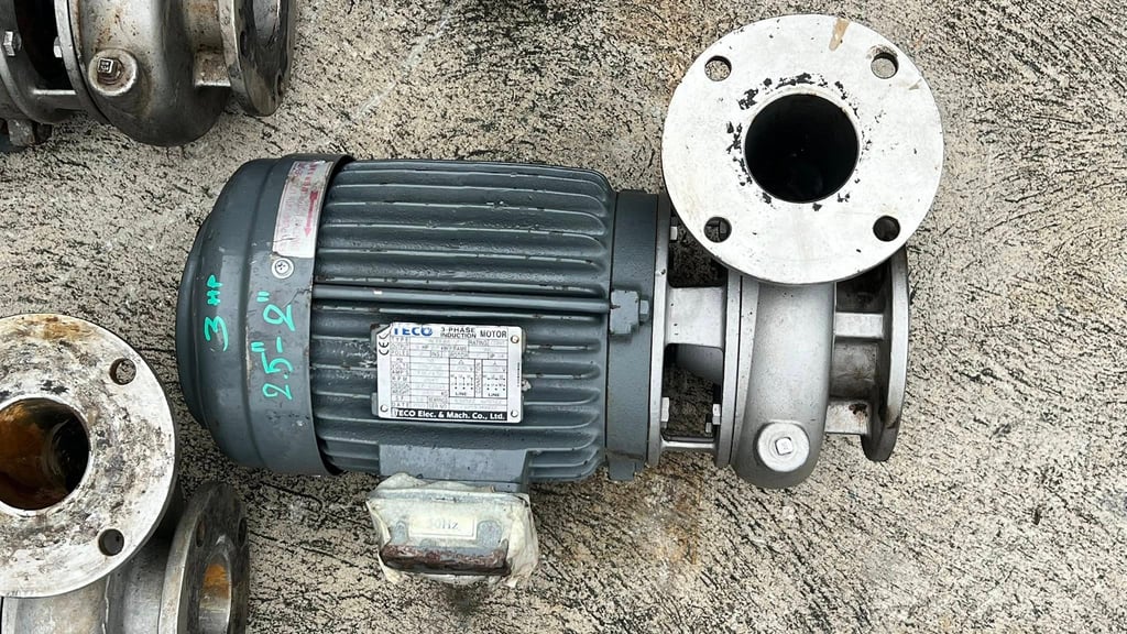 ปั้มน้ำหอยโข่งสเตนเลส TECO เรือนปั้มและใบพัดวัสดุสเตนเลส  ขนาด 3 HP 380V ท่อเข้าออก 2.5”- 2” สภาพสวยงานตัดประมูล ปั้มน้ำหอยโข่งสเตนเลส TECO เรือนปั้มและใบพัดวัสดุสเตนเลส  ขนาด 3 HP 380V ท่อเข้าออก 2.5”- 2” สภาพสวยงานตัดประมูล