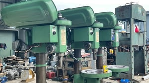 สว่านเจาะต้าปเก่าญี่ปุ่น KIRA JAPAN  รุ่น KRT-420P เจาะ ต๊าป 1.1-4” ( 31 mm )380Vเข้ามา 3 ตัว สดจากนอกเก่าญี่ปุ่น