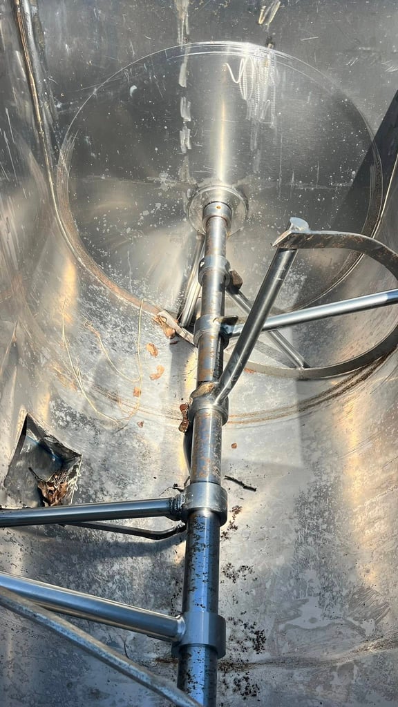 ถังกวนผสม ขนาด 1000 kg ภายในบุสเตนเลส แกนและใบกวนสเตนเลสแบบริบบอน มอเตอร์เกียร์ 15 HP380Vสภาพสวยพร้อมใช้ ถังกวนผสม ขนาด 1000 kg ภายในบุสเตนเลส แกนและใบกวนสเตนเลสแบบริบบอน มอเตอร์เกียร์ 15 HP380Vสภาพสวยพร้อมใช้