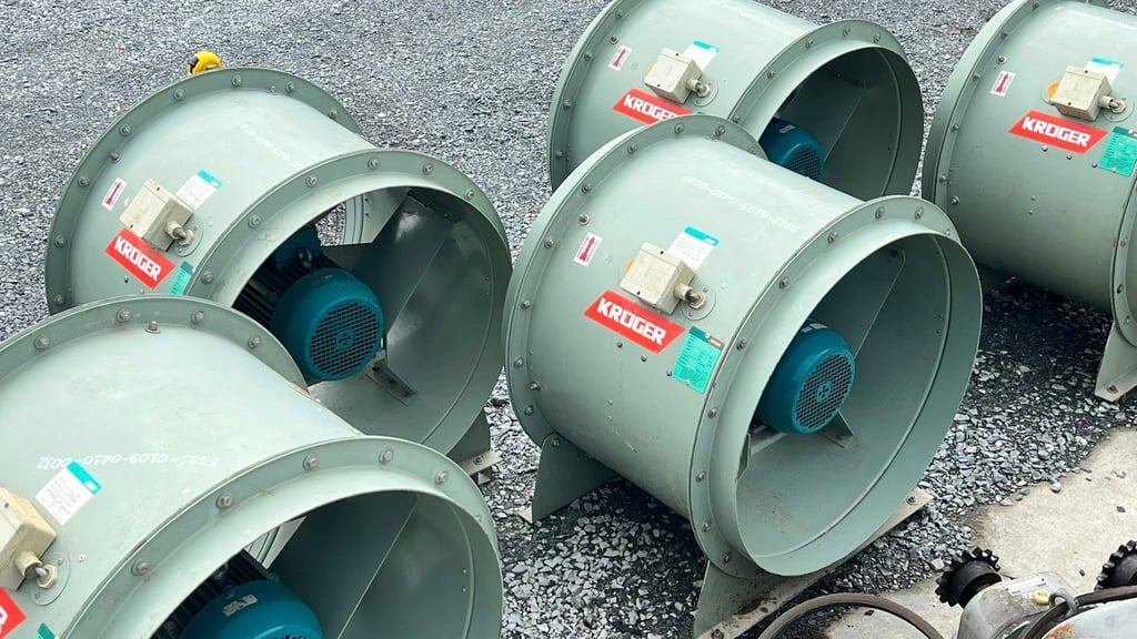 โบลเวอร์ระบายอากาศ_Axialblower KRUGER BLOWER ขนาด 5.5 HP ใบพัดอลูมิเนียม 28” (70 cm) CMH : 18000 380V ถอดประมูลสภาพใหม่ใช้น้อย เข้ามา 9 ตัว