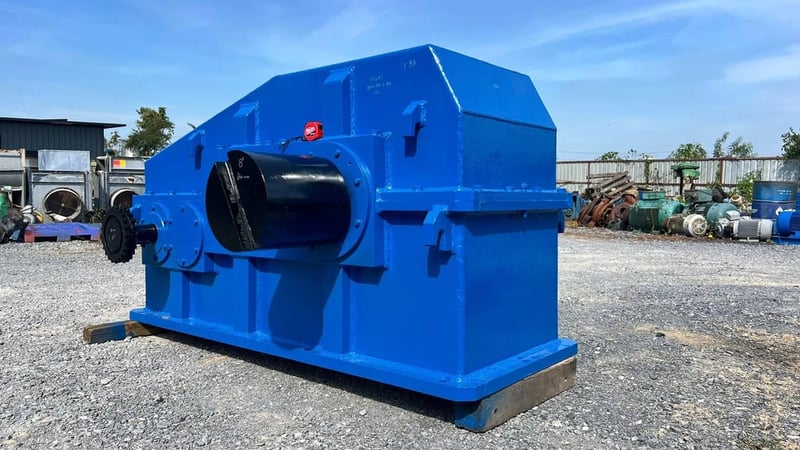 เกียร์บ็อคงานยุโรป(GEAR_BOX)ขนาดใหญ่ใช้กับมอเตอร์ 150-220 HP อัตราทด 1 : 53 เพลาออกคู่  โต 8” สภาพสวยพร้อมใช้