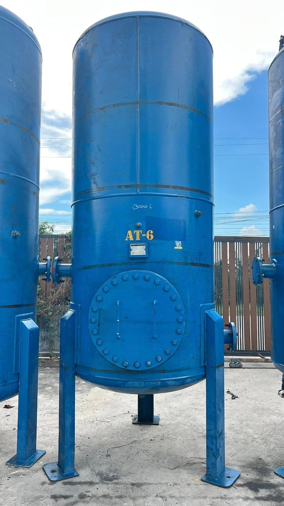 ถังพักลมเข้าใหม่ ขนาด 3000 Litr Testpress : 15 bar  Workingpress : 10 bar สภาพสวยเข้ามา 4 ใบ