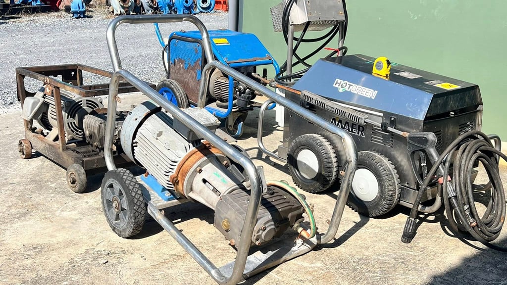 ปั้มฉีดน้ำแรงดันสูง(High_Pressure)🇮🇹Made in ITALY🇮🇹Press : 200 Bar เข้ามา 4 ตัว ปั้มฉีดน้ำแรงดันสูง(High_Pressure)🇮🇹Made in ITALY🇮🇹Press : 200 Bar เข้ามา 4 ตัว