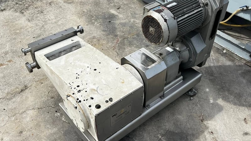 ปั้มของเหลวโฮโมจีไนเซอร์(HOMOGENIZER) ปั้มแรงดันไฮเพรสเชอร์ ใช้สำหรับแปรรูปของเหลว อยู่ในจำพวกอุตสาหกรรมอาหาร เครื่องดื่ม นม น้ำผลไม้แปรรูปต่างๆ สารสกัดสมุนไพร และ เครื่องสำอางต่างๆได้หลายชนิด