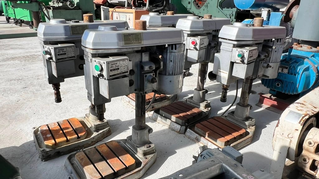 เหลือ 2 ตัว แท่นต๊าปญี่ปุ่นBROTHER HI-TAP JAPANรุ่น BT 1 - 215 380V มีมา 5 ตัว