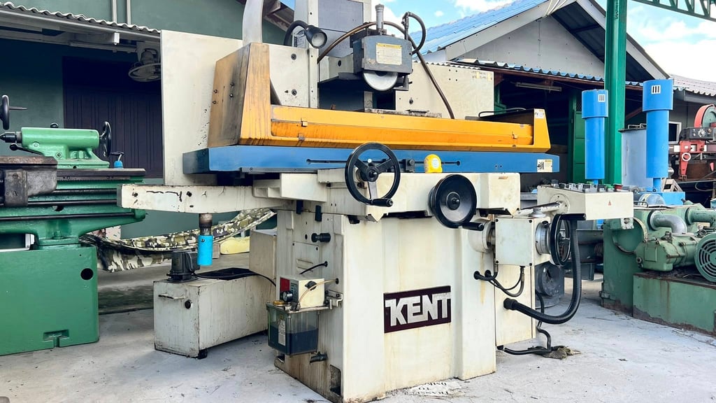 เครื่องเจียรราบ KENT รุ่นใหม่ออโต้ 3 แกน ขนาด 200 x 400 มีปั้มน้ำ 380V เครื่องสวยพร้อมใช้ เครื่องเจียรราบ KENT รุ่นใหม่ออโต้ 3 แกน ขนาด 200 x 400 มีปั้มน้ำ 380V เครื่องสวยพร้อมใช้