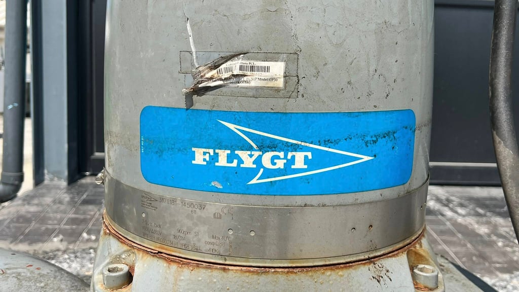 เหลือ 1 ตัว ปั้มจุ่มแช่ไดโว่(Submersible)FLYGT SWEDENขนาด 20 HP ท่อ 10”380V เหลือ 1 ตัว ปั้มจุ่มแช่ไดโว่(Submersible)FLYGT SWEDENขนาด 20 HP ท่อ 10”380V