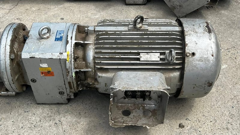 สกรูเพรสสเตนเลสรุ่นงานหนัก WANGEN GERMANY  ปากท่อ 6” มอเตอร์เกียร์ STOBER ขนาด 15 HP 380V เข้ามา 3 ตัว