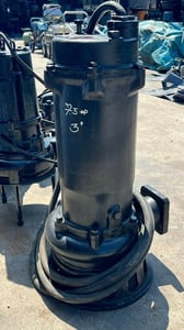 ปั้มจุ่มแช่ไดโว่(Submersible) GRUNDFOS & SHINMAYWA 380V เข้ามา 4 ตัว ปั้มจุ่มแช่ไดโว่(Submersible) GRUNDFOS & SHINMAYWA 380V เข้ามา 4 ตัว