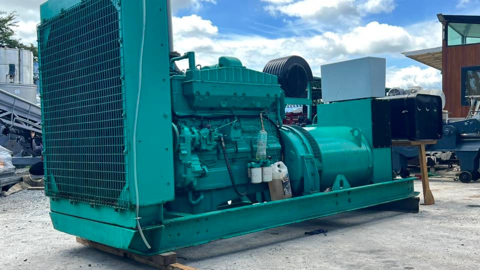 เครื่องปั่นไฟสนาม(GENERATOR)CUMMINS USAขนาด 375 KVA เครื่องยนต์ดีเซลเทอร์โบ 6 สูบ แบตเตอรี่เบิกใหม่ พร้อมใช้งาน เครื่องปั่นไฟสนาม(GENERATOR)CUMMINS USAขนาด 375 KVA เครื่องยนต์ดีเซลเทอร์โบ 6 สูบ แบตเตอรี่เบิกใหม่ พร้อมใช้งาน