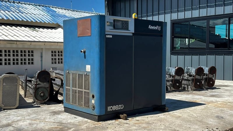 เครื่องปั้มลมสกรู(ScrewAirCompressor)KOBELCO JAPAN Model : VS 420A - 22  ขนาด 30 HP 380V