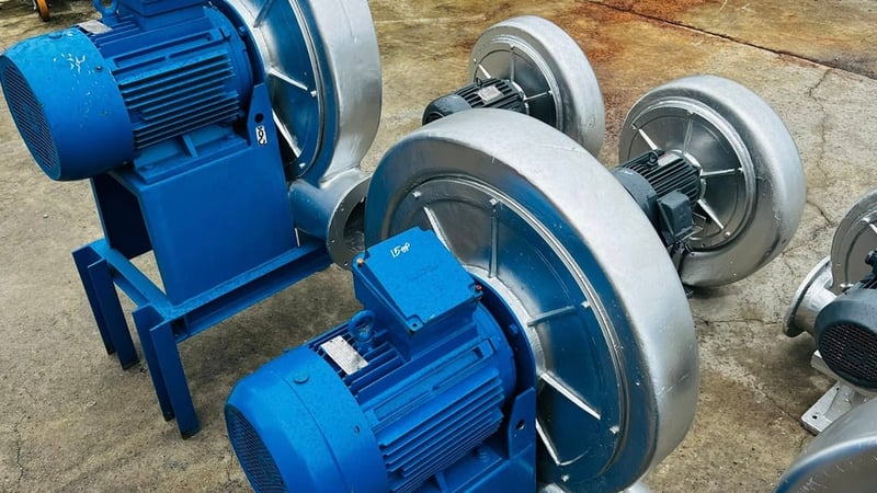 โบลเวอร์ดูดเป่าระบายอากาศ วัสดุอลูมิเนียม ทั้งตัวโข่งและใบพัด มีมาตั้งแต่ขนาด 2 - 15 HP 380V โบลเวอร์ดูดเป่าระบายอากาศ วัสดุอลูมิเนียม ทั้งตัวโข่งและใบพัด มีมาตั้งแต่ขนาด 2 - 15 HP 380V