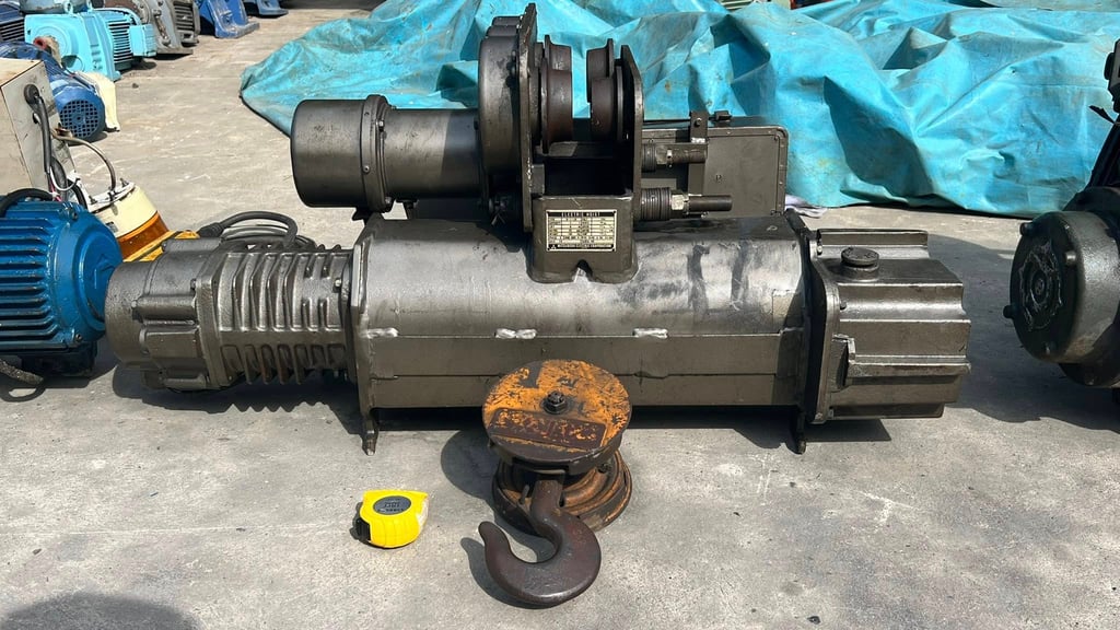 รอกสลิงไฟฟ้างานญี่ปุ่นMade in JAPANขนาด 1000 kg 4 ทิศทาง380Vเข้ามา 3 ตัว รอกสลิงไฟฟ้างานญี่ปุ่นMade in JAPANขนาด 1000 kg 4 ทิศทาง380Vเข้ามา 3 ตัว