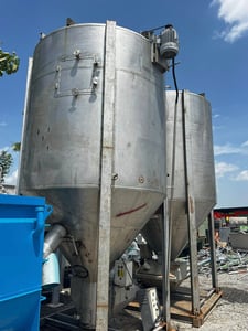 ไซโลผสมวัตถุดิบงานสเตนเลส(Silo Stainless) ขนาด 5000 kg ( 5 ton ) มอเตอร์ต้นกำลัง Mitsubishi 10 HP 380V งานเดิมผสมเม็ดพลาสติก งานสเตนเลสหนาแข็งแรง สภาพสวยตัดมาใหม่ๆ พร้อมใช้งาน เข้ามา 2 ใบ ไซโลผสมวัตถุดิบงานสเตนเลส(Silo Stainless) ขนาด 5000 kg ( 5 ton ) มอเตอร์ต้นกำลัง Mitsubishi 10 HP 380V งานเดิมผสมเม็ดพลาสติก งานสเตนเลสหนาแข็งแรง สภาพสวยตัดมาใหม่ๆ พร้อมใช้งาน เข้ามา 2 ใบ