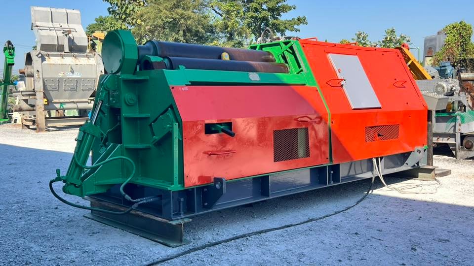 เครื่องม้วนเหล็กแผ่นระบบไฮดรอลิค4ลูกกลิ้ง ขนาด 4 ฟุต ม้วนหนา 6-9 mm ลูกกลิ้ง 2 ข้างเอียงอิศระองศา ขึ้นหัวได้ ม้วนกรวยได้ 380V พร้อมใช้