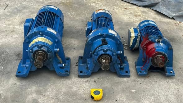 มอเตอร์เกียร์ทดกำลังญี่ปุ่น SUMITOMO JAPAN รุ่นพิเศษมีเบรค 380V เข้ามา 3 ตัว