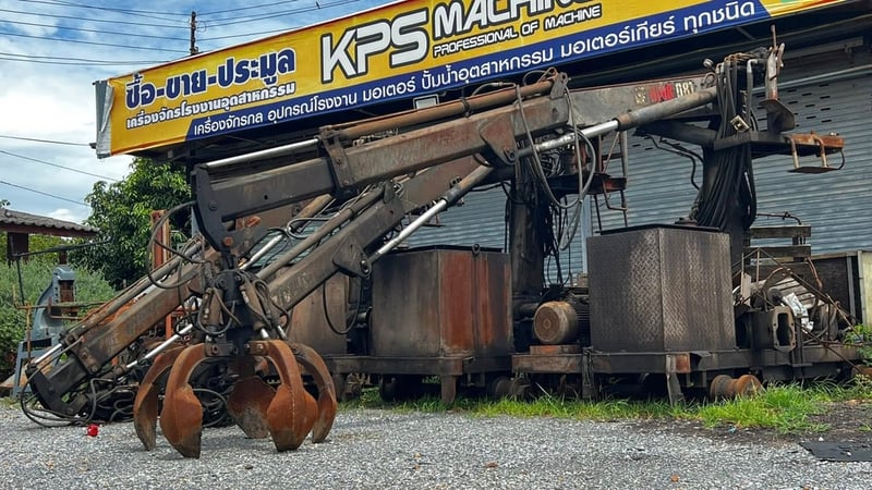 เหลือ 1 ตัว เฮี้ยบช้าง4ตัน(HIAB) HIAB 081 รุ่น 4 ton (4000 kg) ใช้มอเตอร์ไฟฟ้าต้นกำลังในการขับเคลื่อนแม่ปั้มไฮดรอลิค มีรางล้อเลื่อน + หัวขยุ้ม 380V เข้ามา 3 ตัว