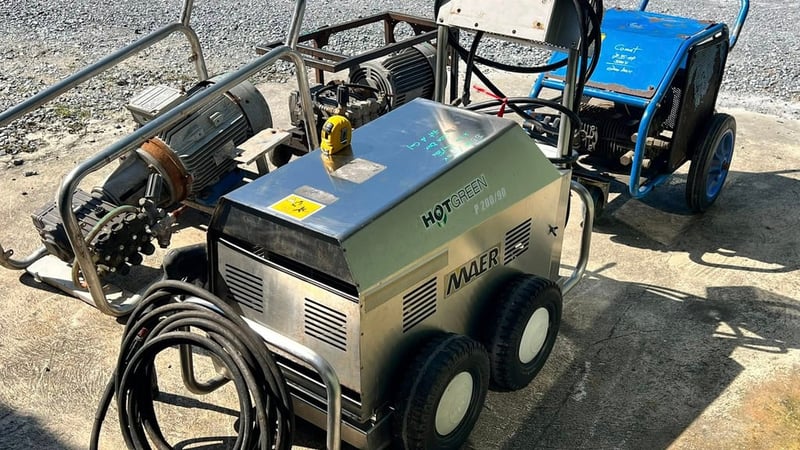 ปั้มฉีดน้ำแรงดันสูง(High_Pressure)🇮🇹Made in ITALY🇮🇹Press : 200 Bar เข้ามา 4 ตัว ปั้มฉีดน้ำแรงดันสูง(High_Pressure)🇮🇹Made in ITALY🇮🇹Press : 200 Bar เข้ามา 4 ตัว