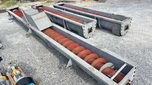 สกรูลำเลียงวัตถุดิบ(ScrewConveyor)Made in KOREAขนาดห้องและใบสกรู 24” ( 60 cm )รุ่นงานหนัก HEAVY DEUTYมีเข้ามา 3 ตัว (ไม่มีมอเตอร์) โครงสร้างหนาแข็งแรงรุ่นงานหนัก สภาพใหม่ใช้น้อยงานตัดประมูล