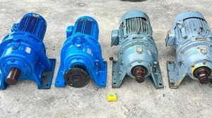 มอเตอร์เกียร์ทดกำลังSUMITOMO JAPANขนาด 15 HP 380V เข้ามา 4 ตัว สภาพสวยพร้อมใช้ มอเตอร์เกียร์ทดกำลังSUMITOMO JAPANขนาด 15 HP 380V เข้ามา 4 ตัว สภาพสวยพร้อมใช้