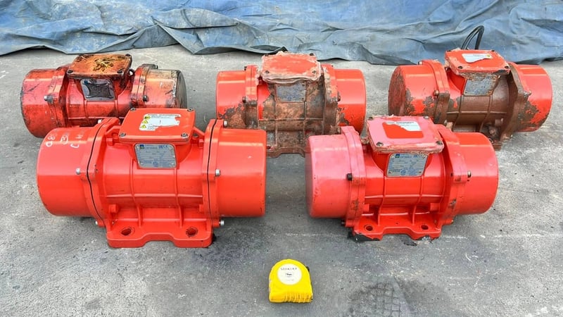 มอเตอร์สั่นเขย่า(Vibrating)O L I  Made in ITALY380Vเข้ามา 5 ตัว