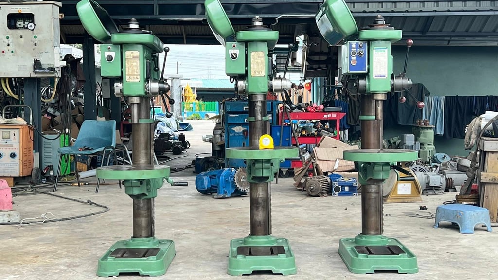 สว่านเจาะต้าปเก่าญี่ปุ่น KIRA JAPAN รุ่น KRT-420P เจาะ ต๊าป 1.1-4” ( 31 mm )380Vเข้ามา 3 ตัว สดจากนอกเก่าญี่ปุ่น สว่านเจาะต้าปเก่าญี่ปุ่น KIRA JAPAN รุ่น KRT-420P เจาะ ต๊าป 1.1-4” ( 31 mm )380Vเข้ามา 3 ตัว สดจากนอกเก่าญี่ปุ่น