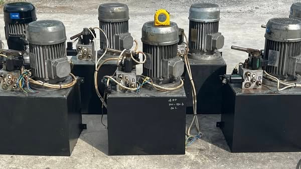 ชุดต้นกำลังปั้มน้ำมันไฮดรอลิค(PowerUnit) ขนาด 4 HP  Press : 100-150 bar  ถังพัก 30 Litr 380V