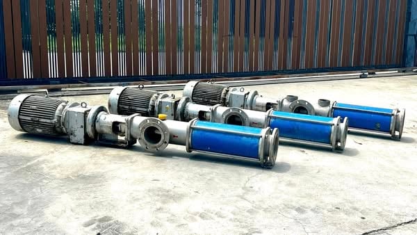 สกรูเพรสสเตนเลสรุ่นงานหนัก WANGEN GERMANY ปากท่อ 6” มอเตอร์เกียร์ STOBER ขนาด 15 HP 380V เข้ามา 3 ตัว สกรูเพรสสเตนเลสรุ่นงานหนัก WANGEN GERMANY ปากท่อ 6” มอเตอร์เกียร์ STOBER ขนาด 15 HP 380V เข้ามา 3 ตัว