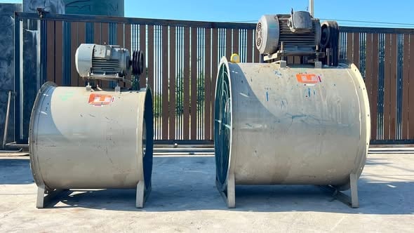 โบลเวอร์ระบายอากาศ_AxialblowerKYOKUTO JAPANมอเตอร์ Mitsubishi 380V เข้ามา 2 ตัว