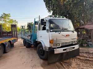 รถเทเลอร์ 10 ล้อหางปลาขึ้นรถเกี่ยวขึ้นรถแม็คโคร