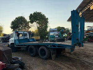 รถเทเลอร์ 10 ล้อหางปลาขึ้นรถเกี่ยวขึ้นรถแม็คโคร