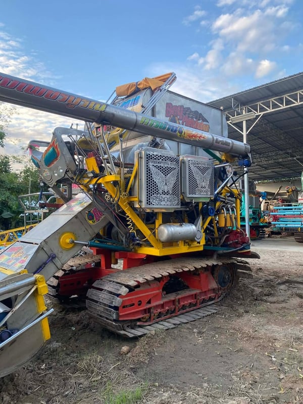 ขายรถเกี่ยวข้าวไทยเจริญปี 2018 ขายรถเกี่ยวข้าวไทยเจริญปี 2018