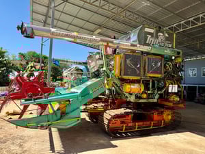 ขายรถเกี่ยวข้าว ไทยเจริญการช่างปี 2012 แท้