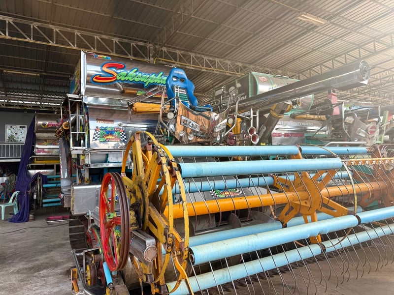 ขายรถเกี่ยวข้าวศักดิ์สุพรรณการข่าง